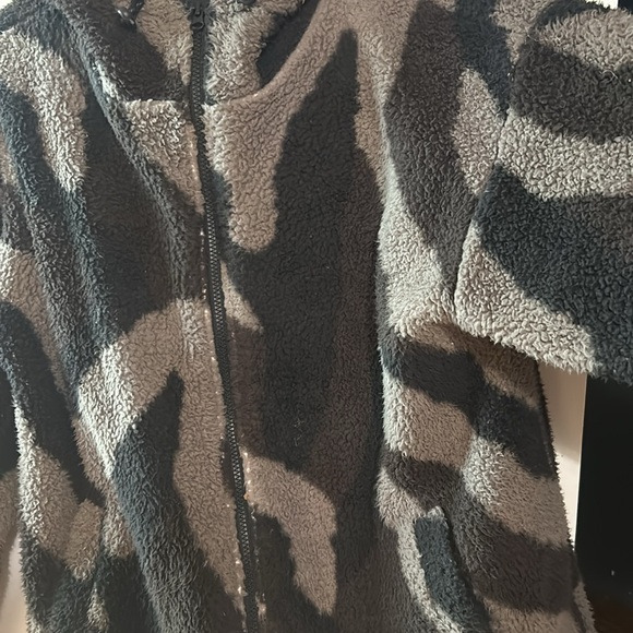 Zella Women's Cloud Soft Oversized Full Zip Hooded Jacket Gray - Picture 4 of 5